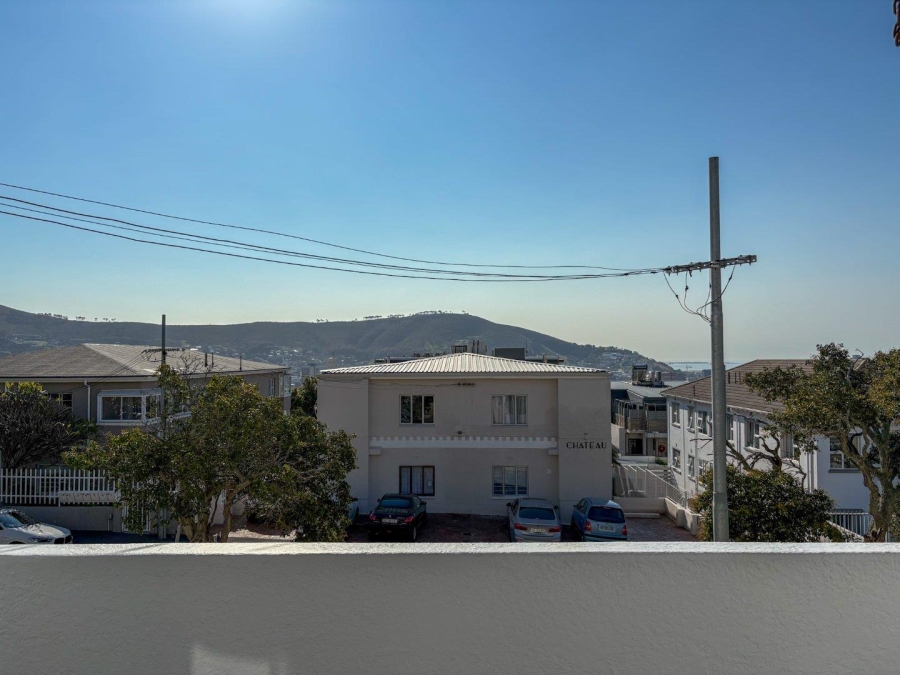 2 Bedroom Property for Sale in Vredehoek Western Cape